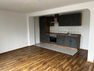 Schöne Etagenwohnung  top saniert mit Balkon  in Wilhelmshaven Innenstadt  zu verkaufen.