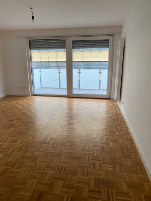 Exklusive, geräumige 1-Z.-Wohnung mit Balkon und hochwertiger EBK in Mannheim nahe Wasserturm