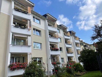 Sonnige Wohnung mit Süd-West-Balkon, Einbauküche und perfektem Schnitt