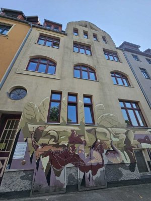 Schöne 4-Zimmer-Wohnung mit Balkon in zentraler Lage Rostocks (Kapitalanlage)