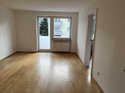 Gepflegte 3-Zimmer-Wohnung mit Balkon und Einbauküche in München Untergiesing