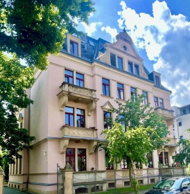 * modernisierte Wohnung mit Balkon und  exklusiver  EBK in ruhiger Bestlage  *