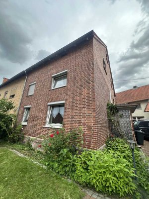 *Schoningen* Zweigeschossige Doppelhaushälfte mit Nebengebäude * Wfl. ca. 175 m ² * GS ca. 335 m² *