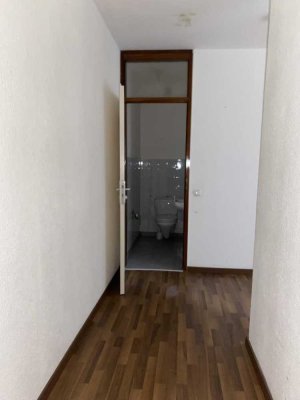 Schöne Wohnung zum kleinen Preis, 2 Zimmer mit Balkon