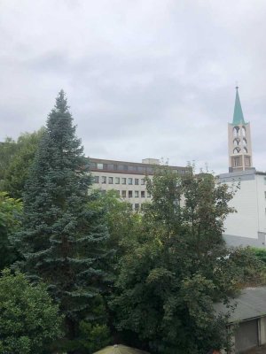 Ruhige Altststadt-Lage: 3 1/2-Räume mit großzügiger Balkon-Terrasse und Garage!