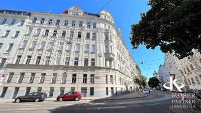 Unbefristet! Neurenovierte, großzügige 4- Zimmer Altbauwohnung! Keine Studenten!