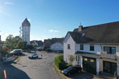 Ruhiges Eigenheim mit Ausbaupotenzial! Kleiner Garten und extra große Garage!