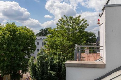 Penthouse-Stil ! Charmante Wohnung mit 2 Stellplätzen in Sachsenhausen