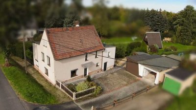 Schönes Einfamilienhaus mit großem Garten und Finnhütte in Neukirchen