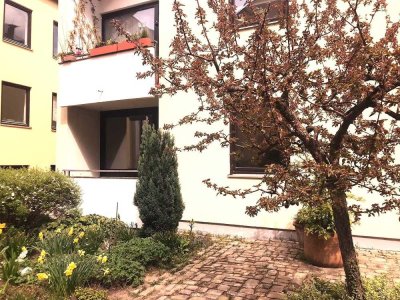 Schicke 2-Zimmer-Wohnung mit Loggia in der historischen Altstadt von Regensburg - schnell zugreifen!