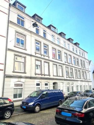 Frisch renovierte Dachgeschoß-Wohnung (3 Zimmer) in Bremerhaven-Geestemünde