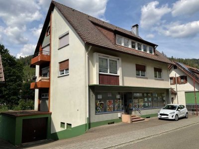 Ein Mehrfamilienhaus das sich rechnet ca. 240 qm Wohnfläche mit Ausbaupotential.