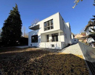 Erstbezug - moderne, helle 5-Zimmer-Wohnung mit Süd-Balkon in direkter Parknähe