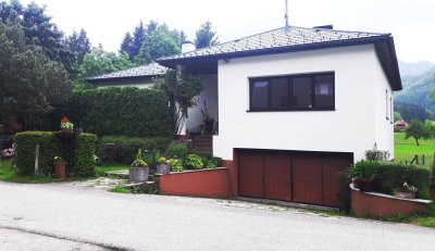 Eine reizende 2-Zimmer Wohnung mit ca. 51 m², Garten mit ca. 30 m² in einem Zweifamilienhaus.