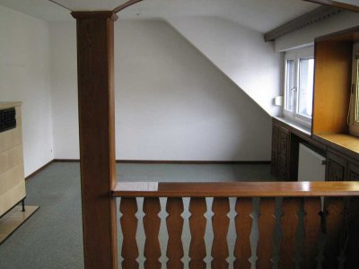 + Kleeblatt Immobilien + !! Ideal f. Handwerker !!, helle 4 ZW, Wohnküche, 2 Badezimmer, Balkon