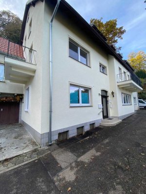 Renvovierte 2-ZKB mit Terrasse, gute Lage in St. Arnual Winterberg