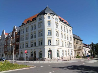 Helle 2-Raum-Wohnung mit Wannenbad