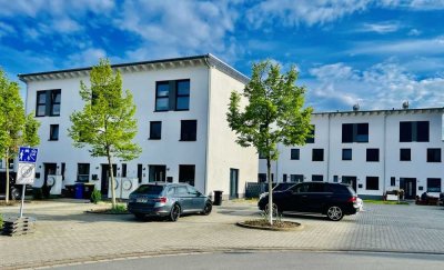 Wunderschönes Reihenendhaus mit Dachterrasse und zwei PKW-Stellplätzen in naturnaher Lage Riedstadt