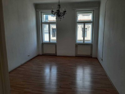 SINGLEHIT/MATZLEINSDORFERPLATZ! Unbefristete 32 m2 Altbaumiete, Wohnschlafraum, Küche, Fliesenbad, Etagenheizung, Gesamtmiete 590,--