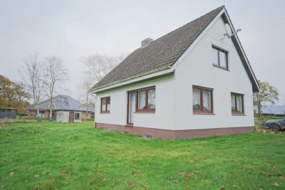 Volksbank Immobilien: Einfamilienhaus auf großzügigem Grundstück in Schiffdorf-Sellstedt!