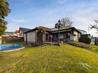 Winkelbungalow mit Pool & Doppelgarage