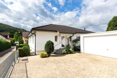 Bungalow mit idyllischem Garten und Blick ins Grüne