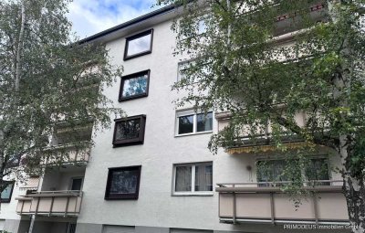 Großzügig geschnittene Dreizimmer-Wohnung mit Balkon und familienfreundlichem Umfeld