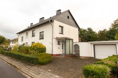 Haus mit wunderschönem Garten in bester Lage                               von Dormagen City