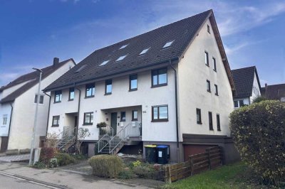 Großzügiges Reiheneckhaus mit Garage, Terrasse und Balkon in Schorndorf