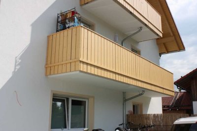 Schöne 2-Zimmer DG-Wohnung mit Balkon, KfW55 Niedrigenergiebauweise