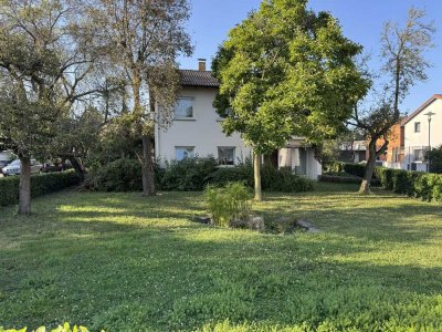 1-Familienhaus mit grossem Grundstück und Garage