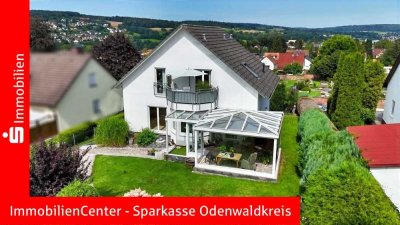 Warum neu bauen? Junges, modernes 2-Familienhaus mit traumhafter Gartenanlage