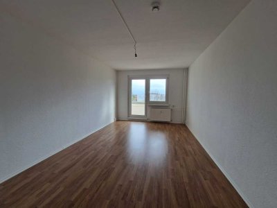 Gratis 300 EUR Roller-Gutschein*** Gemütliche 3--Zimmer-Wohnung mit Balkon und Wannenbad!