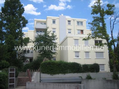 Heidelberg: Attraktive Dachgeschoßwohnung mit herrlichem Ausblick und Balkon, Loggia + TG-Stellplatz