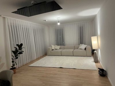 Helle 4-Zimmer-Neubauwohnung mit Balkon und moderner Einbauküche barrierefrei