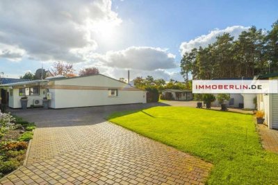 IMMOBERLIN.DE - Herrlicher Bungalow mit Sonnengarten & Nebengebäuden in idyllischer Waldrandlage