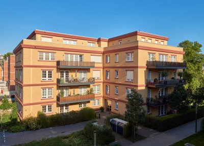 Gehobene 3-Zi.-Wohnung mit großem West-Balkon in schönem Objekt in begehrtem Quartier