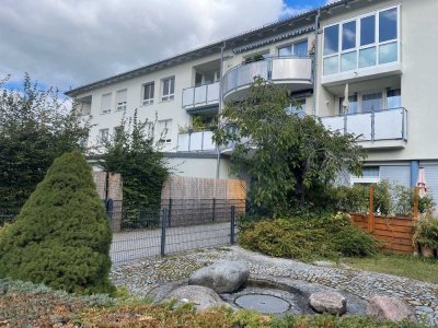 Helle 3,5-Raum-Maisonette-Wohnung mit neuer Marken-EBK in Eching