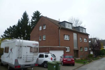 Miteigentumserwerb (50%) an einem freistehenden (6)  Familienhaus mit Eigentümerwohnung