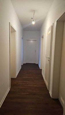 Familienwohnung mit 4 Zimmern und Balkon in Alt-Homberg