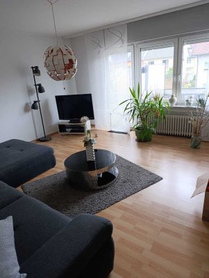 Ansprechende und gepflegte 4-Raum-Wohnung mit Balkon in Karlsruhe