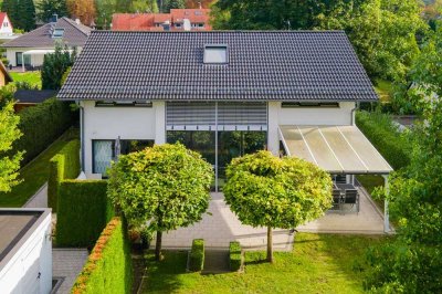 Einfamilienhaus in Neuenhagen - Inkl. Panoramafenstern, Fußbodenheizung, Einbauküche, Raffstores