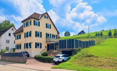 Großzügiges Haus für die Familie mit riesigem Garten, Terrasse und Pool in Baiersbronn-Huzenbach