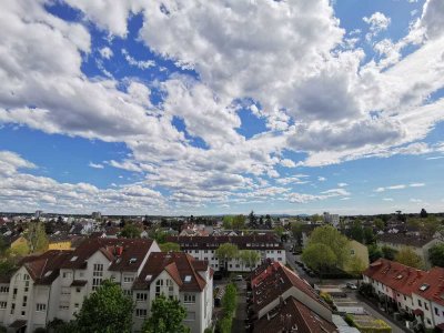 Geräumiges Dachgeschoss über Langen