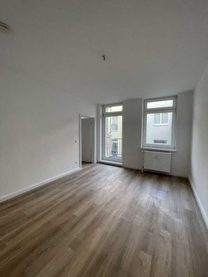 Großzügige 3-Raum-Wohnung mit 2 Balkonen - Ideal für WG o. Paare