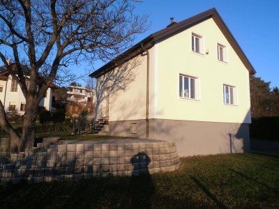 Unterer Ölberg, schickes Einfamilienhaus mit herrlichem Weitblick, Südhang. 150qm Wohnfläche, 582qm Garten, Doppelgarage.