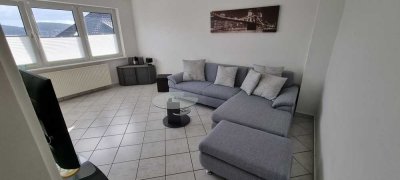 3 Zimmer Maisonette Wohnung, möbliert 60 qm, gut geschnitten mit Einzelgarage im Haus