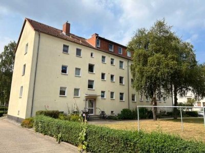 2022 renovierte  3-Zimmer-Hochparterre-Wohnung mit geh. Innenausstattung mit Balkon