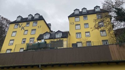 Geschmackvolle 2-Raum-Dachgeschosswohnung mit Balkon in Eppstein