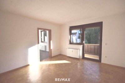 3-Zimmer-Wohnung mit Wohnküche - komplett neu renoviert